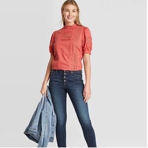 Universal Thread Elbow Sleeve Eyelet Top